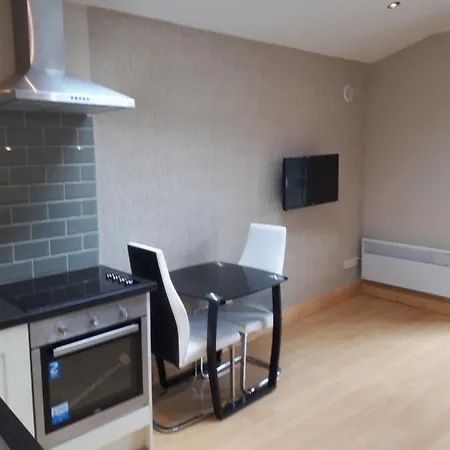 One Double Bedroom Flat Apartment